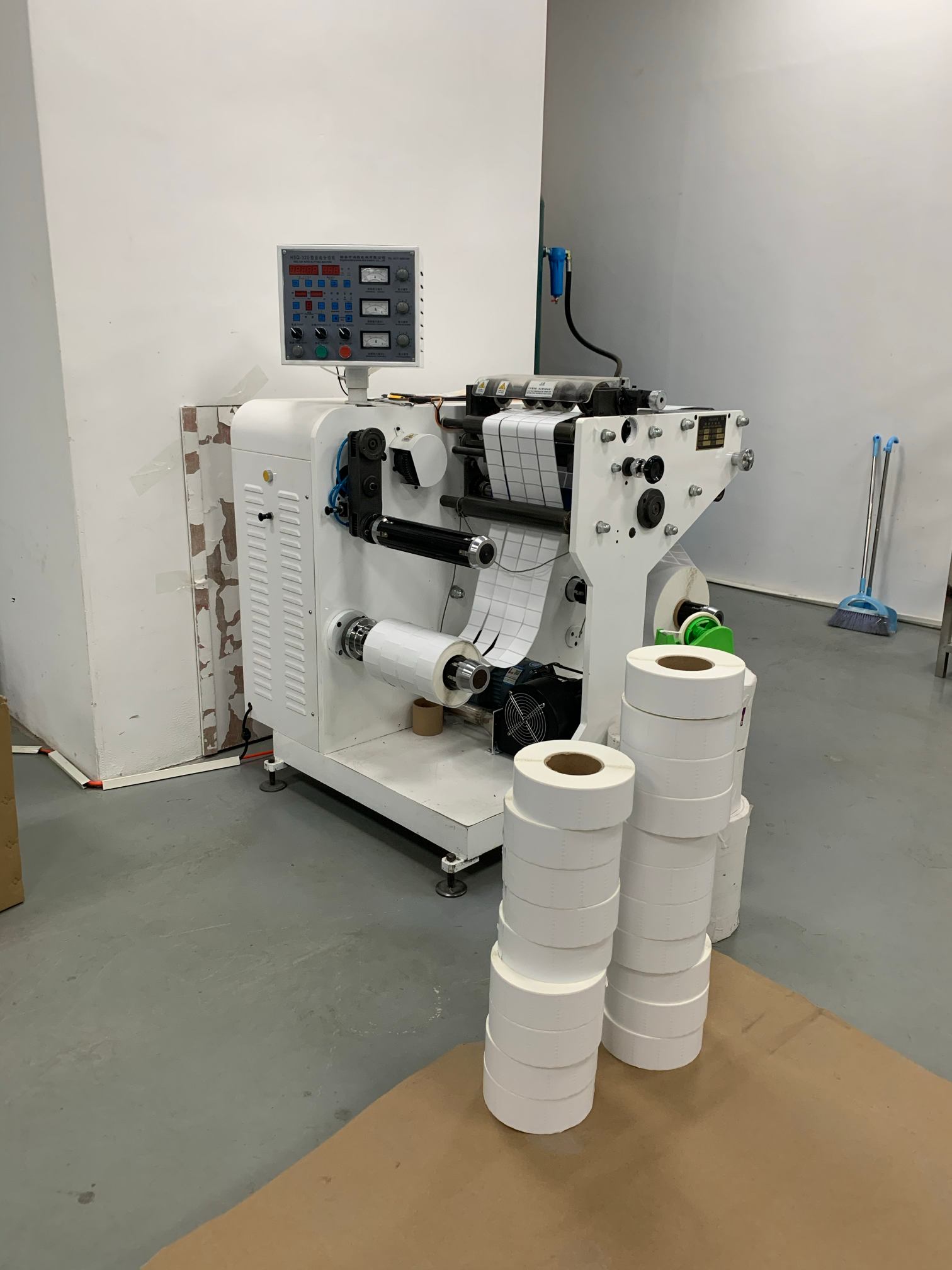 High-speed slitting machine
